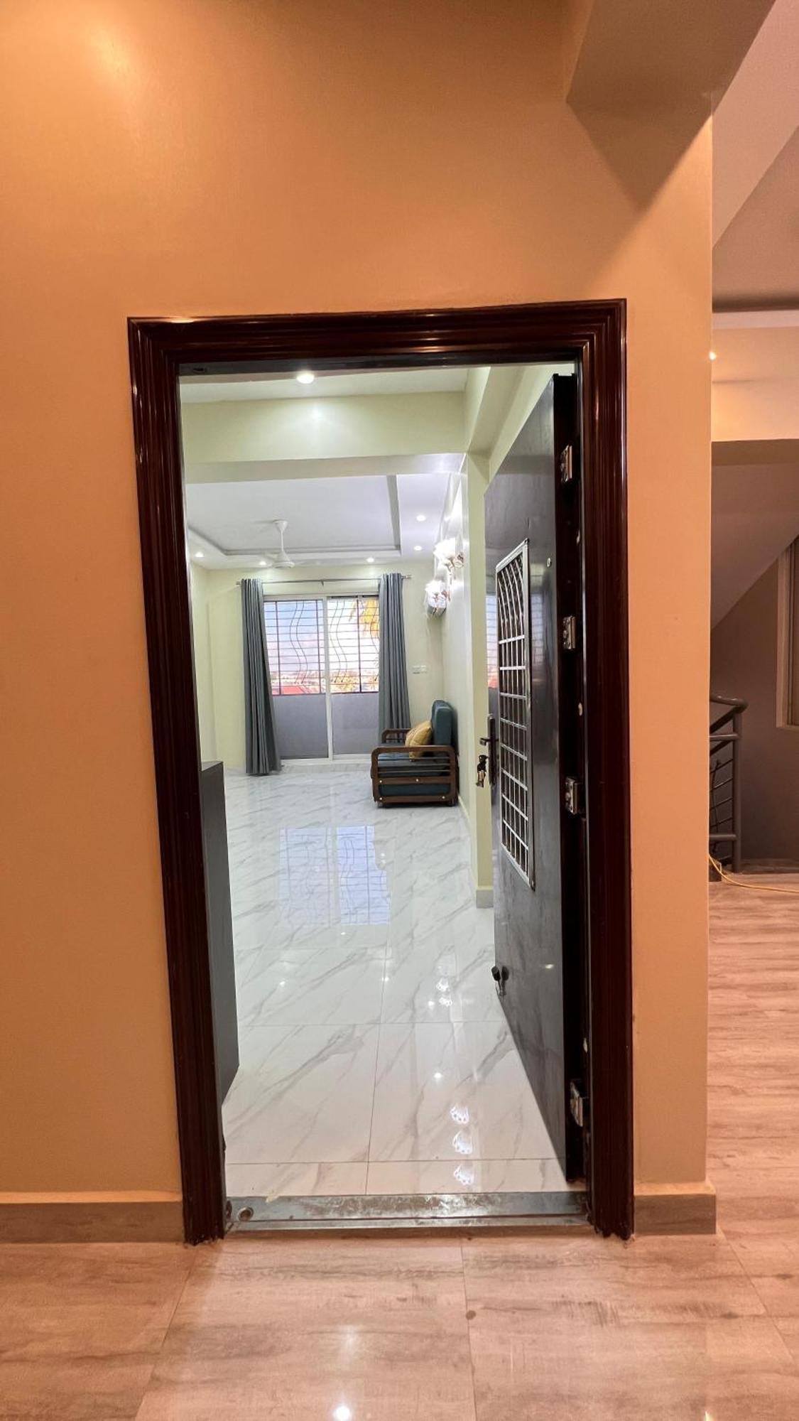 Elite Apartment, Banana-very Near To International Airport *